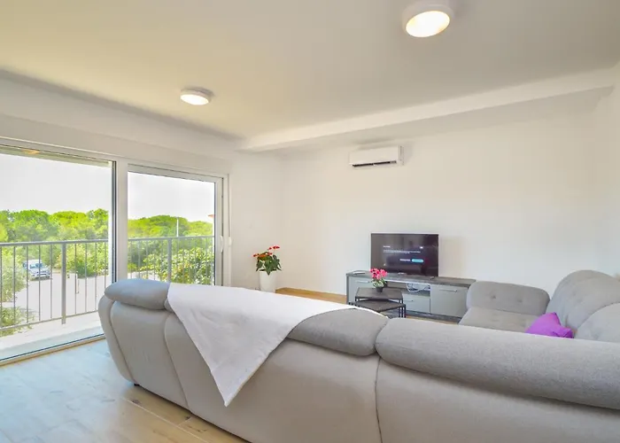 Milena By Interhome * Пакоштане